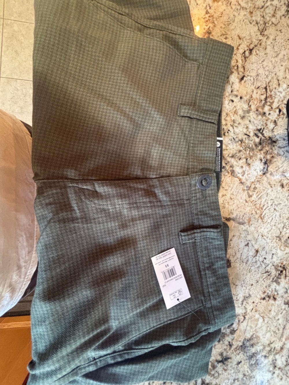 Volcom - Picture 2 of 4